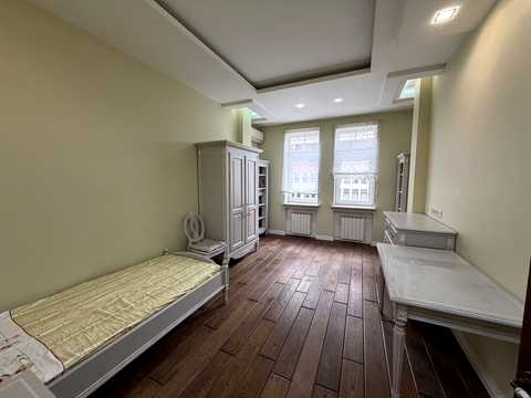 квартира за адресою Лабораторна вул., 8