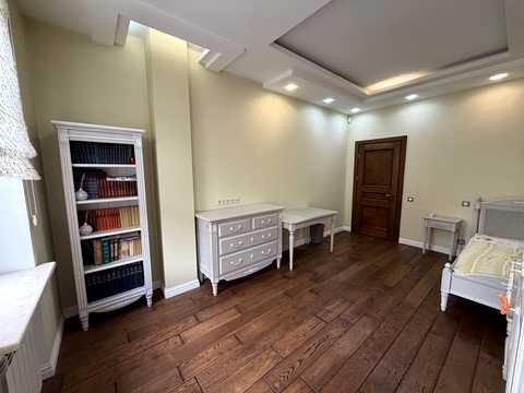 квартира за адресою Лабораторна вул., 8