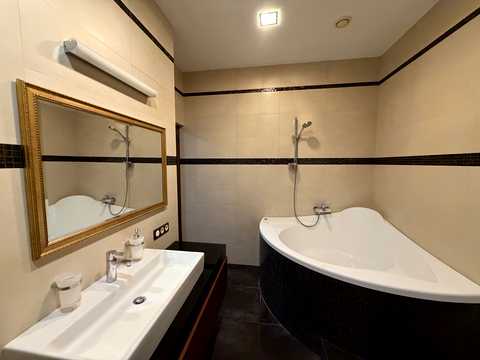 квартира за адресою Лабораторна вул., 8