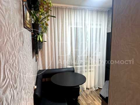 квартира за адресою Павла Тичини просп., 1