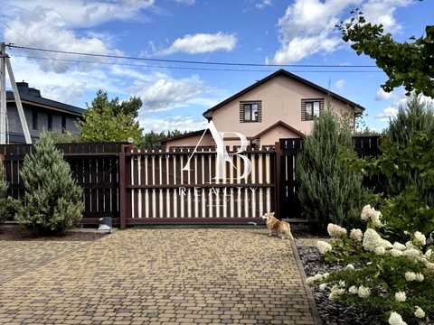 будинок за адресою с. Новосілки, Вишнева