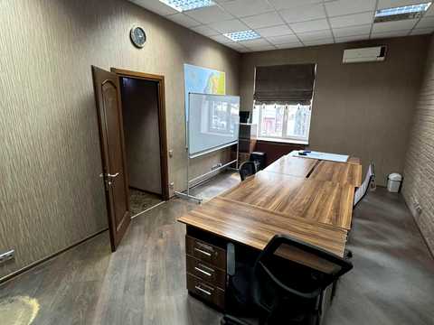 комерційна за адресою Антоновича вул. (Горького), 13