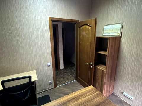 комерційна за адресою Антоновича вул. (Горького), 13