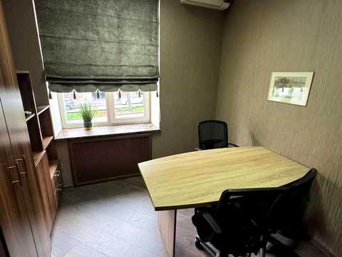 комерційна за адресою Антоновича вул. (Горького), 13