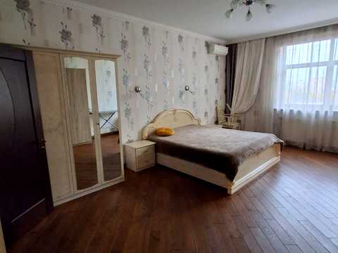 квартира за адресою Євгена Коновальця вул. (Щорса), 32-Б