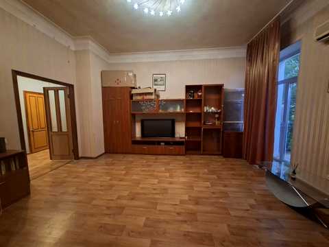 квартира за адресою Дніпро, Дмитра Яворницького просп. (Карла Маркса), 77