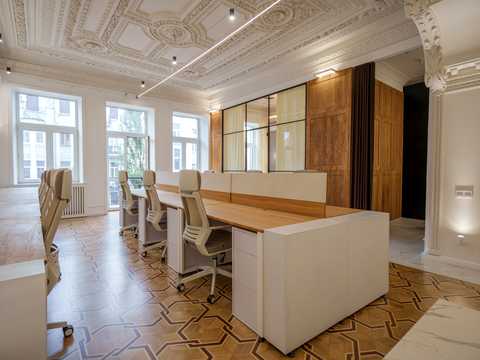 комерційна за адресою Шота Руставелі вул., 22-А