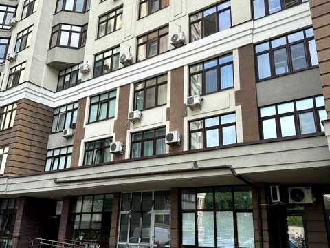 комерційна за адресою Авіаконструктора Ігоря Сікорського вул. (Танкова), 4-Б