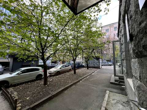 комерційна за адресою Володимира Жаботинського вул. (Муромська), 69