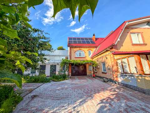дом по адресу с. Македоны, Леніна, 1