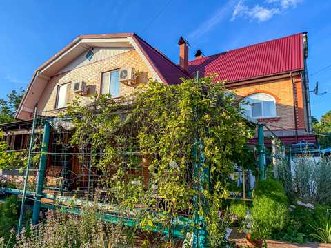 дом по адресу с. Македоны, Леніна, 1