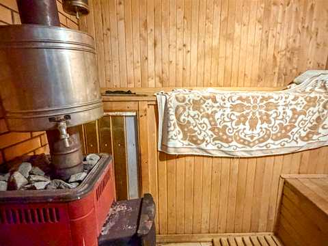дом по адресу с. Македоны, Леніна, 1