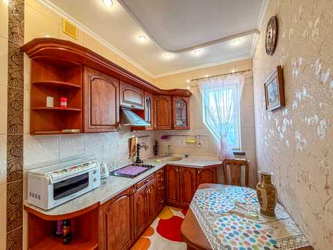 дом по адресу с. Македоны, Леніна, 1