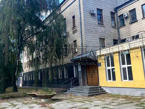 комерційна за адресою Кирилівська вул. (Фрунзе), 102