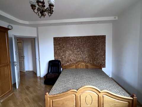 квартира за адресою Ревуцького вул., 7-В