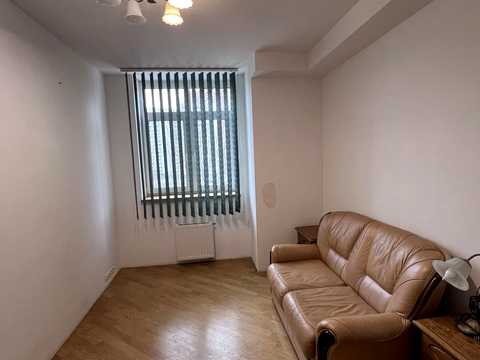 квартира за адресою Ревуцького вул., 7-В