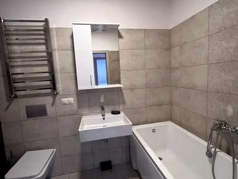 квартира за адресою Ревуцького вул., 7-В