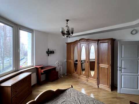 квартира за адресою Ревуцького вул., 7-В