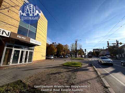 комерційна за адресою Чернівці, Героїв Майдану вул. (Червоноармійська), 39-А