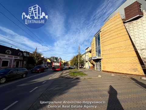 комерційна за адресою Чернівці, Героїв Майдану вул. (Червоноармійська), 39-А