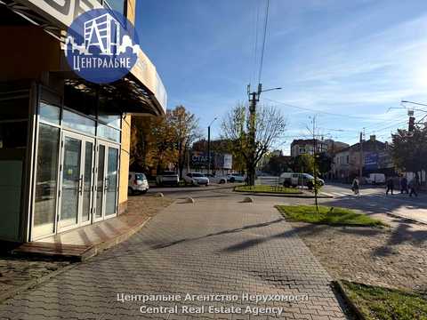 комерційна за адресою Чернівці, Героїв Майдану вул. (Червоноармійська), 39-А