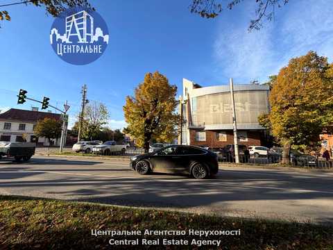 комерційна за адресою Чернівці, Героїв Майдану вул. (Червоноармійська), 39-А