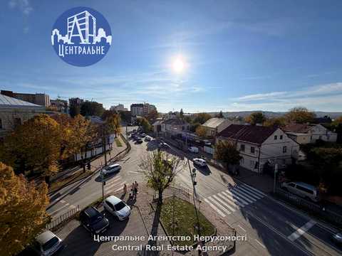 комерційна за адресою Чернівці, Героїв Майдану вул. (Червоноармійська), 39-А