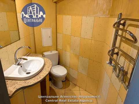 комерційна за адресою Чернівці, Героїв Майдану вул. (Червоноармійська), 39-А