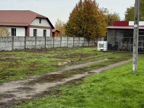 участок по адресу с. Лычанка, центральна, 68