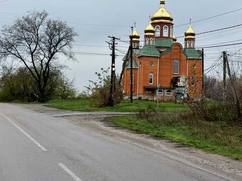 участок по адресу с. Лычанка, центральна, 68