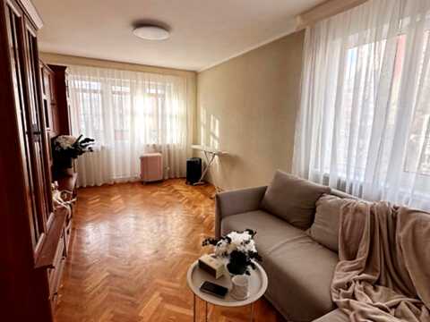 квартира по адресу Любомира Гузара просп. (Космонавта Комарова), 4