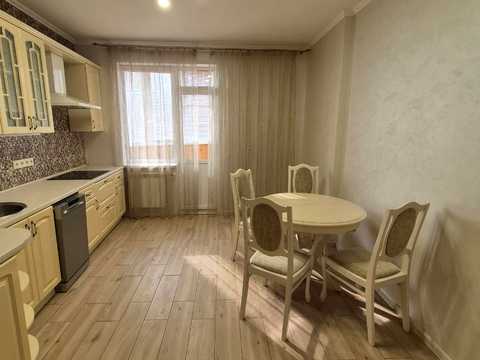 квартира за адресою Дніпровська набережна вул., 23