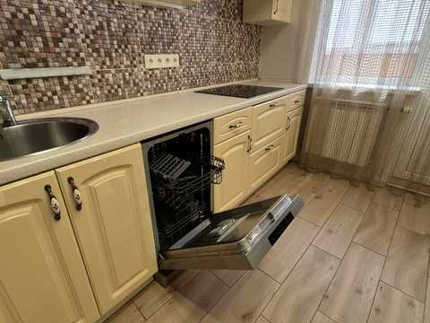 квартира за адресою Дніпровська набережна вул., 23
