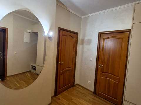 квартира за адресою Дніпровська набережна вул., 23