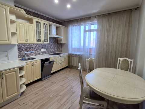 квартира за адресою Дніпровська набережна вул., 23
