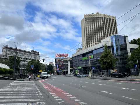 комерційна за адресою Львівська пл., 8б