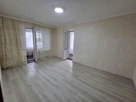 квартира за адресою Середньофонтанська вул., 12а
