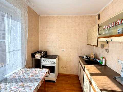 квартира за адресою Анни Ахматової вул., 4