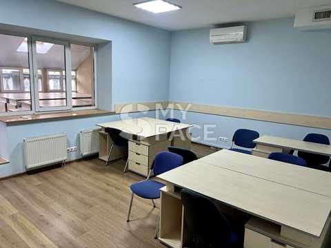комерційна за адресою В'ячеслава Чорновола вул., 25