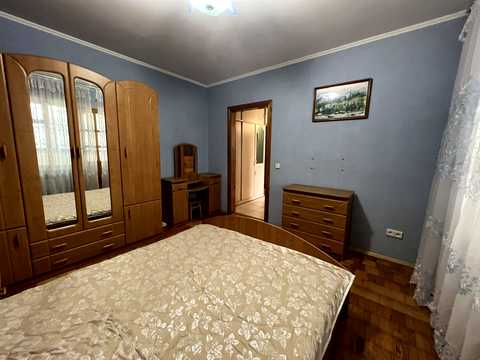 квартира за адресою Київ, Автозаводська вул., 77