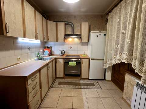 квартира за адресою Київ, Автозаводська вул., 77