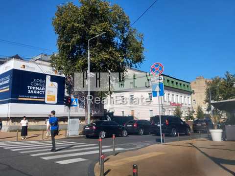 комерційна за адресою Андріївська вул., 10