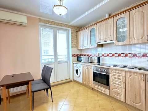 квартира по адресу Феодосийская ул., 1