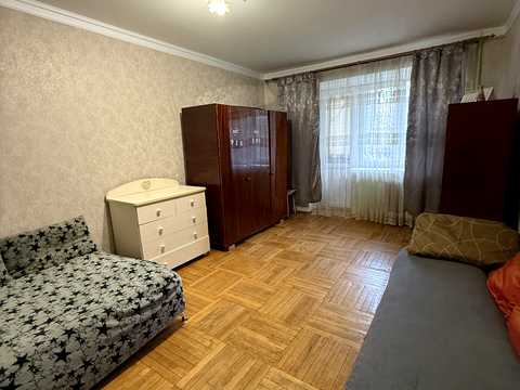 квартира за адресою Академіка Корольова вул., 2