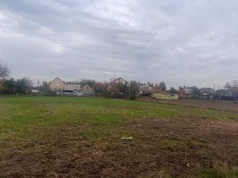 участок по адресу с. Озера, Партизанська