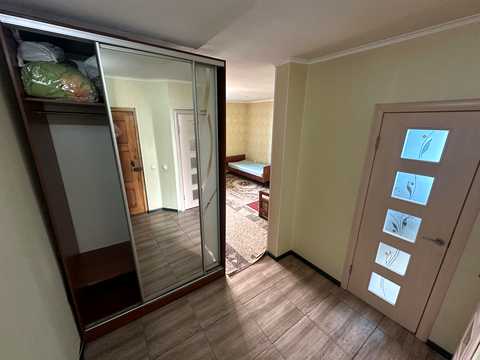 квартира за адресою с. Розсошенці, Сергія Параджанова вул., 1