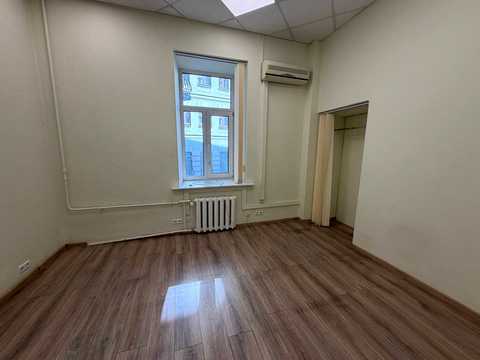 комерційна за адресою Володимирська вул., 97