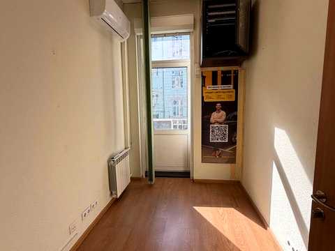 комерційна за адресою Володимирська вул., 97