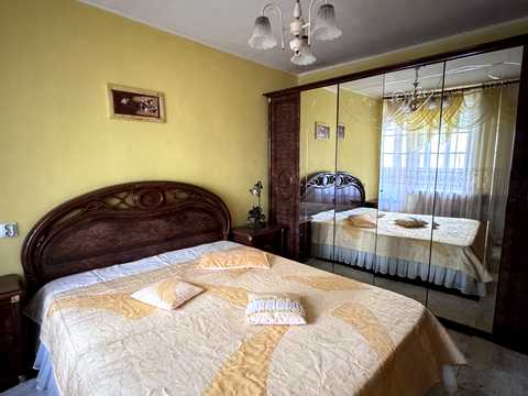 квартира за адресою Довженка вул., 12