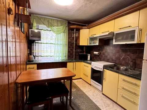 квартира за адресою Довженка вул., 12